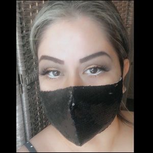 2-pcs Black Sequin Face Mask 😷